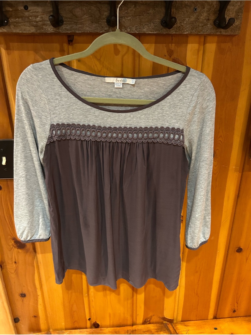 Boden Crochet Lace Yoke Top Heathered Gray Charcoal Plum 3/4 Sleeve